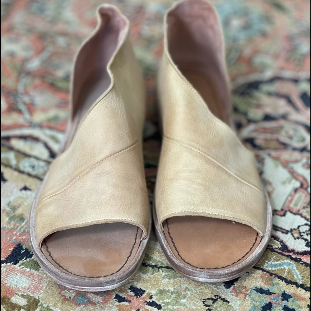 Free People leather sandals size 7